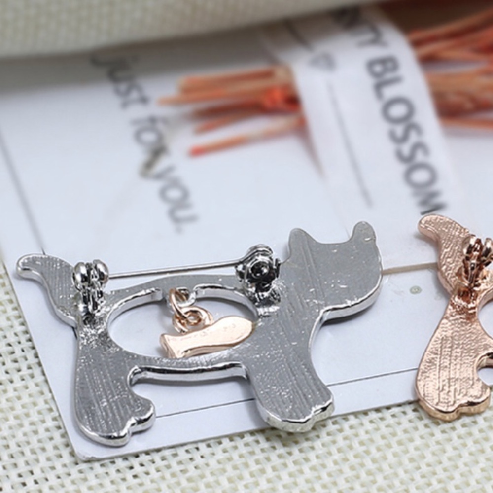 NEW Cat Fish Silver Metal Pin Brooch - Picture 2 of 2